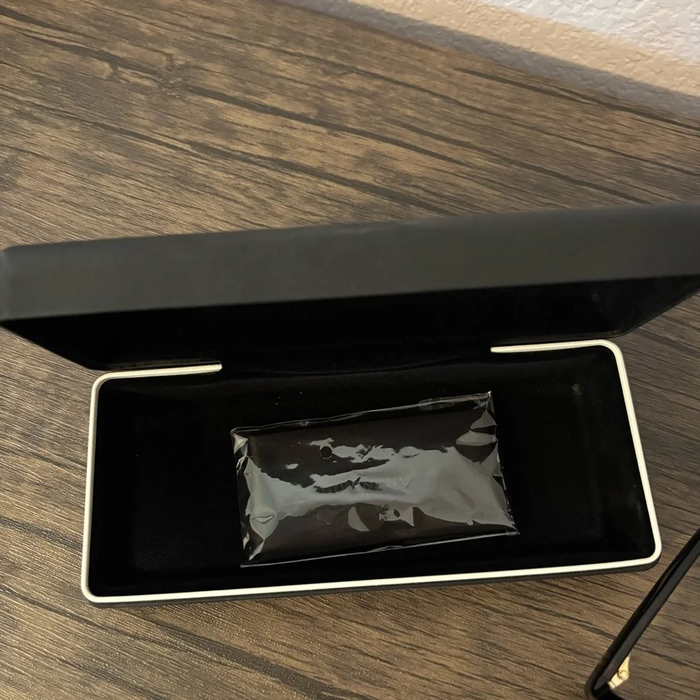Givenchy sunglasses - Picture 5 of 10